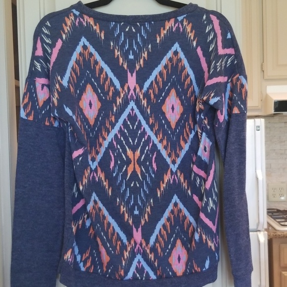 Aztec Printed sweater - Picture 2 of 4